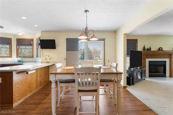 6032 Emerald Lakes DR, Medina, OH 44256