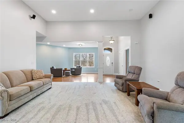 353 Granger RD, Medina, OH 44256