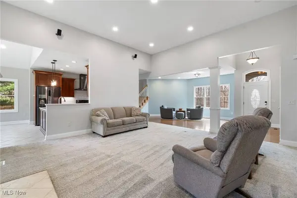 353 Granger RD, Medina, OH 44256