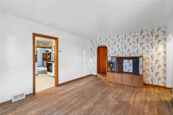 833 Hunt ST, Akron, OH 44306