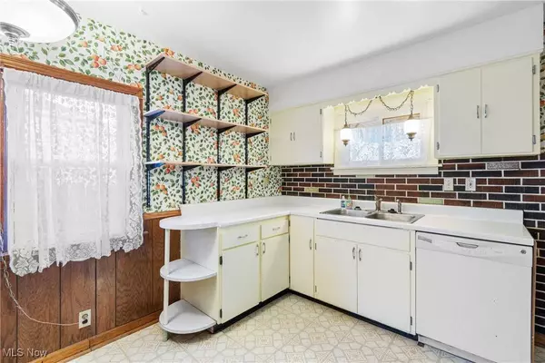 833 Hunt ST, Akron, OH 44306