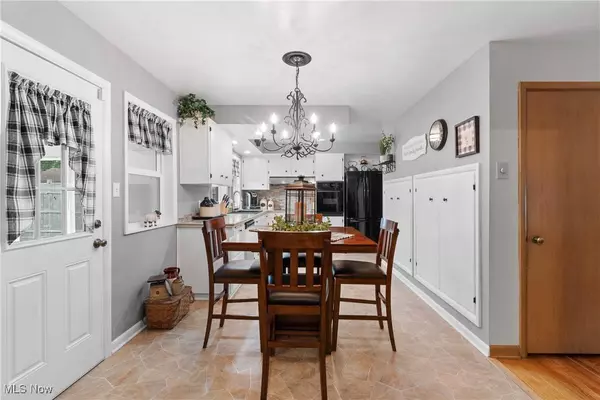 2184 Lynn DR, Akron, OH 44312