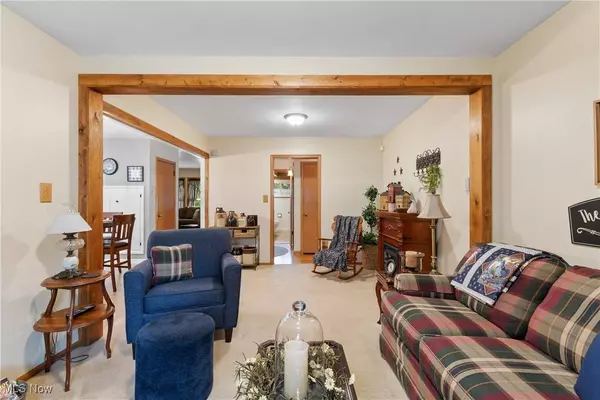 2184 Lynn DR, Akron, OH 44312