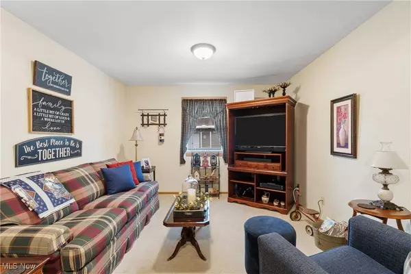 2184 Lynn DR, Akron, OH 44312