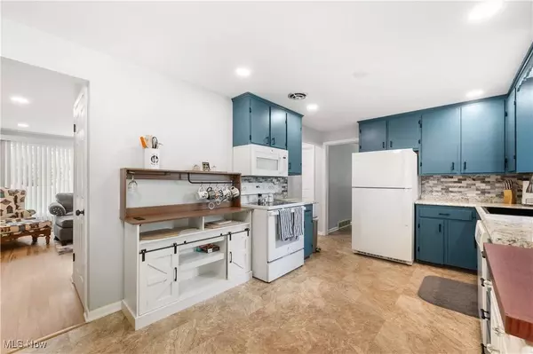 488 Willaman AVE NW, North Canton, OH 44720