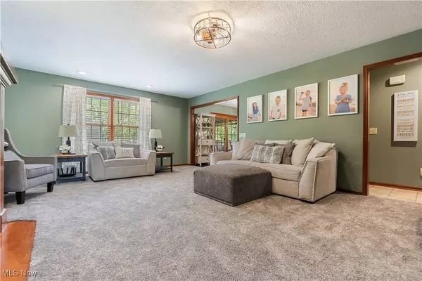 8374 Macthomas AVE NW, North Canton, OH 44720