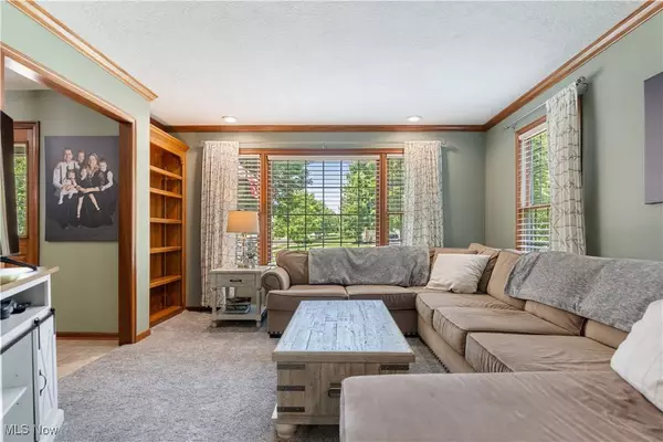 8374 Macthomas AVE NW, North Canton, OH 44720