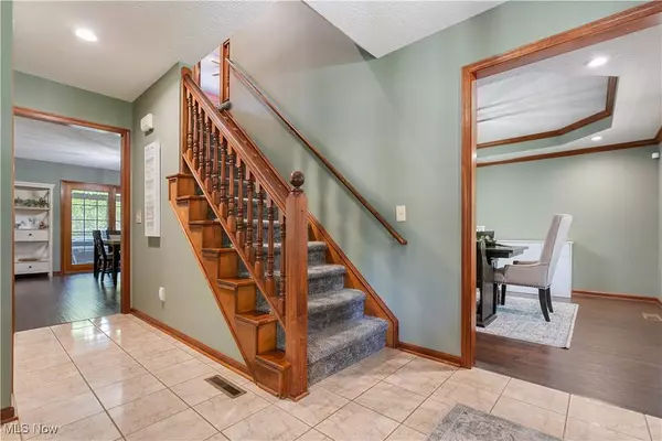 8374 Macthomas AVE NW, North Canton, OH 44720