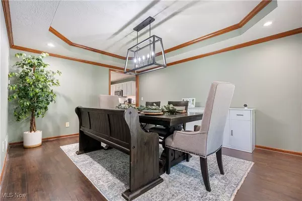 8374 Macthomas AVE NW, North Canton, OH 44720