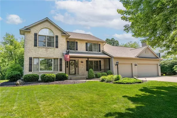 8374 Macthomas AVE NW, North Canton, OH 44720