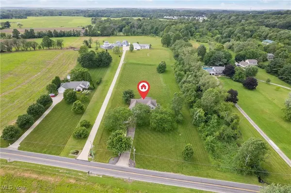 889 Martin RD, Mogadore, OH 44260