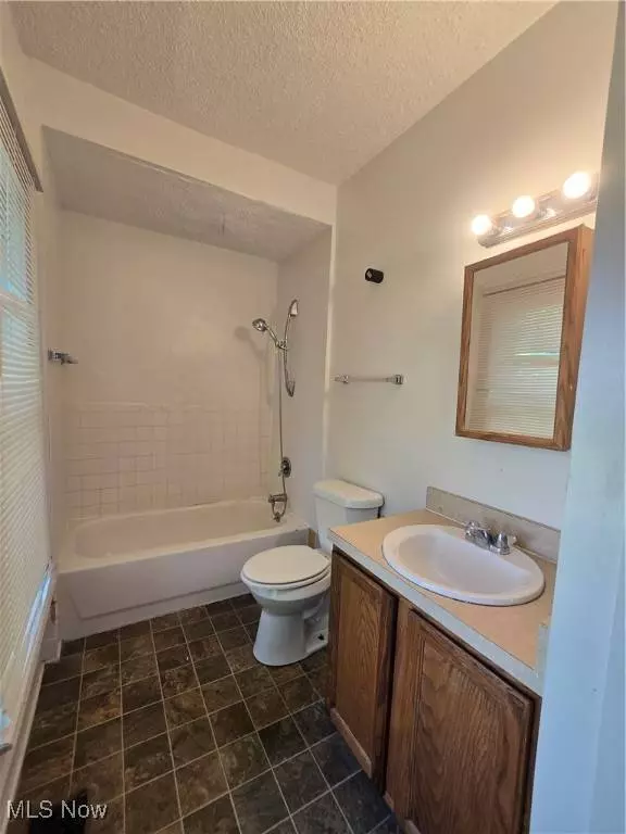 1220 Moore ST, Akron, OH 44301