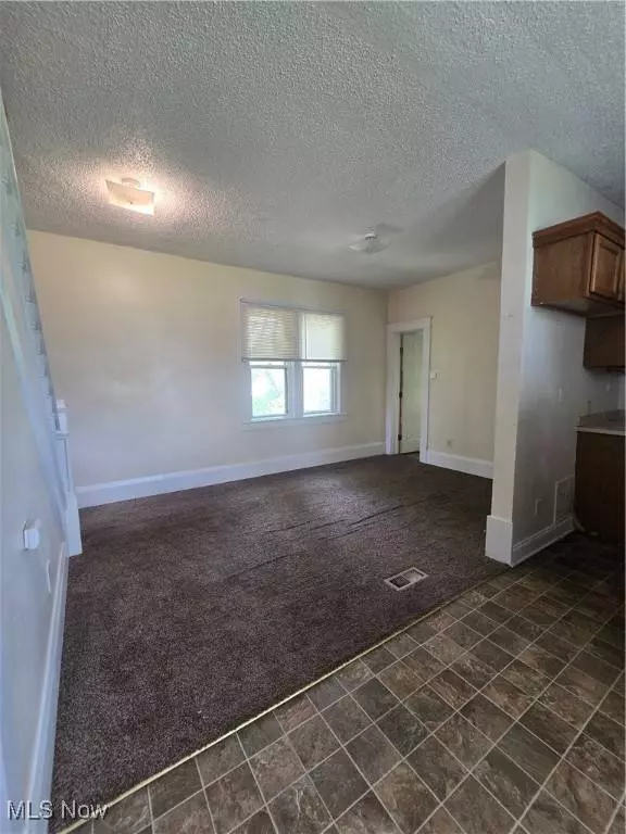 1220 Moore ST, Akron, OH 44301