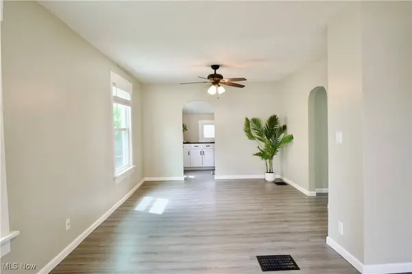 918 Pitkin AVE, Akron, OH 44310