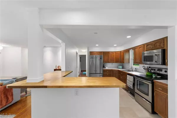 1332 Broadview AVE, Akron, OH 44321