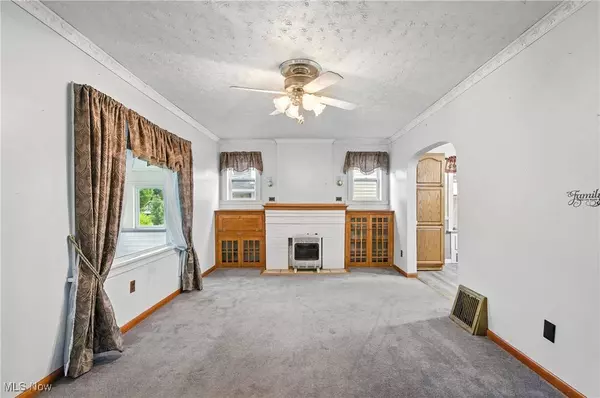 1551 Glenmount AVE, Akron, OH 44301