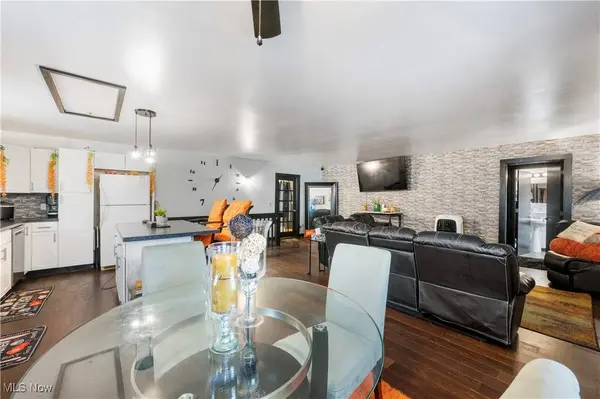 788 N Oakwood DR, Akron, OH 44312