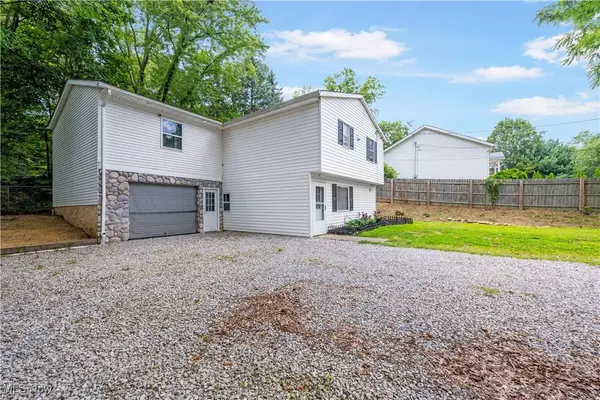 788 N Oakwood DR, Akron, OH 44312