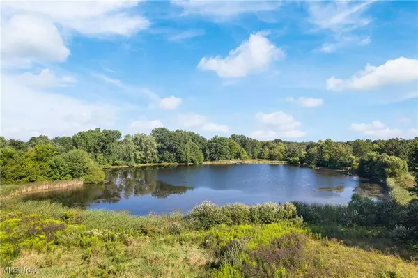 2071 Hartville RD, Mogadore, OH 44260