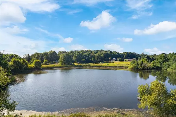 2071 Hartville RD, Mogadore, OH 44260