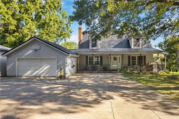 2071 Hartville RD, Mogadore, OH 44260