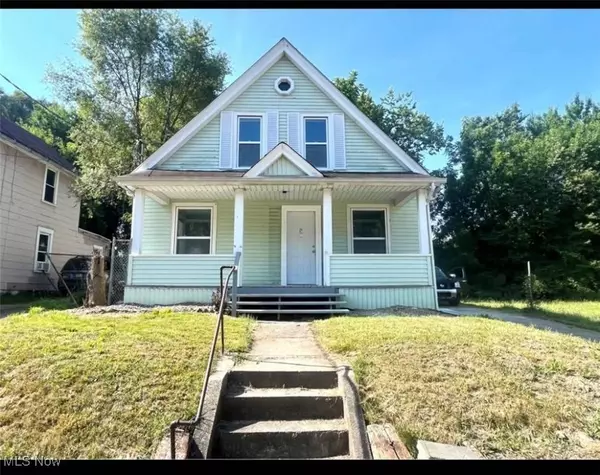 1048 Ackley ST, Akron, OH 44306