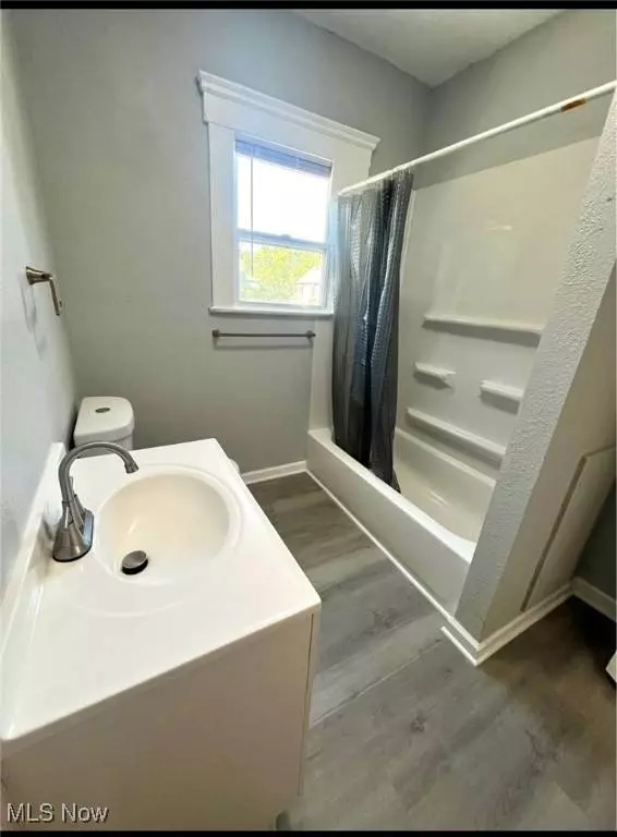 1048 Ackley ST, Akron, OH 44306