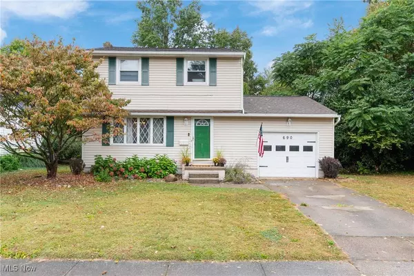 690 Saint Clair AVE, Barberton, OH 44203