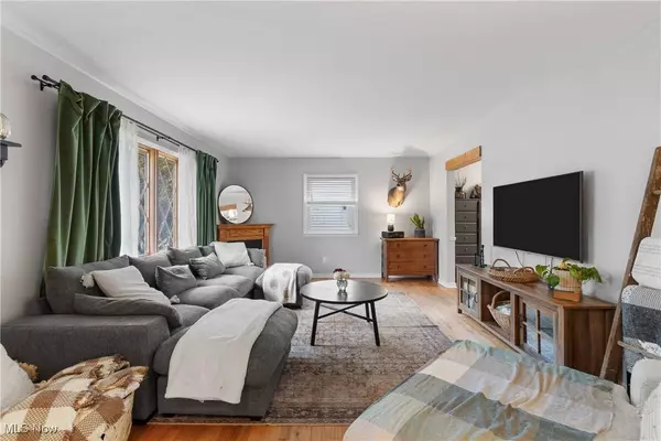 690 Saint Clair AVE, Barberton, OH 44203