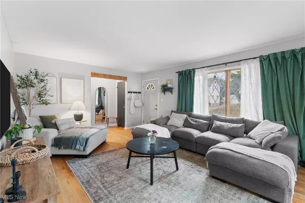 690 Saint Clair AVE, Barberton, OH 44203