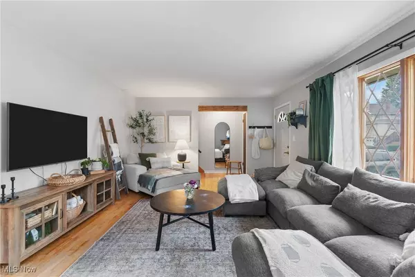 690 Saint Clair AVE, Barberton, OH 44203