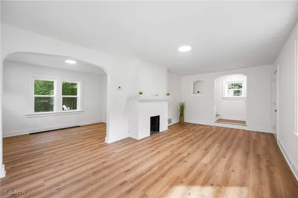 427 Kathleen ST, Akron, OH 44303