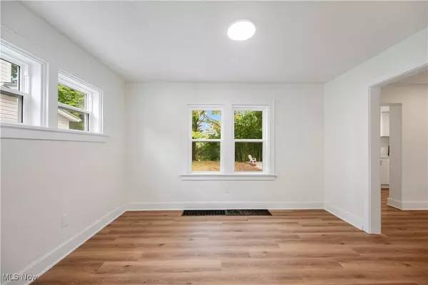 427 Kathleen ST, Akron, OH 44303