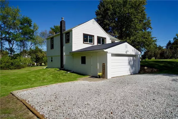 4465 Eastland AVE NE, Louisville, OH 44641