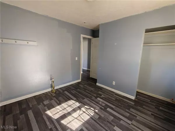 2215 Willowrow AVE NE, Canton, OH 44705