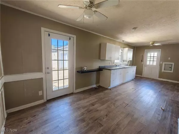 2215 Willowrow AVE NE, Canton, OH 44705