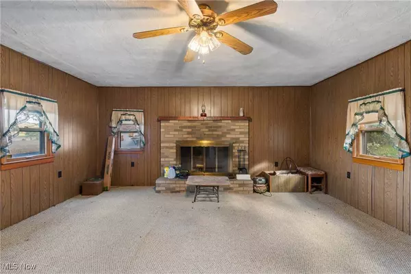 19043 Shifferly RD, North Lawrence, OH 44666