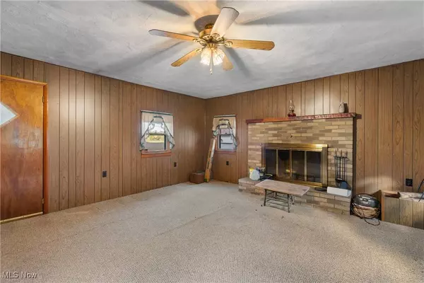 19043 Shifferly RD, North Lawrence, OH 44666