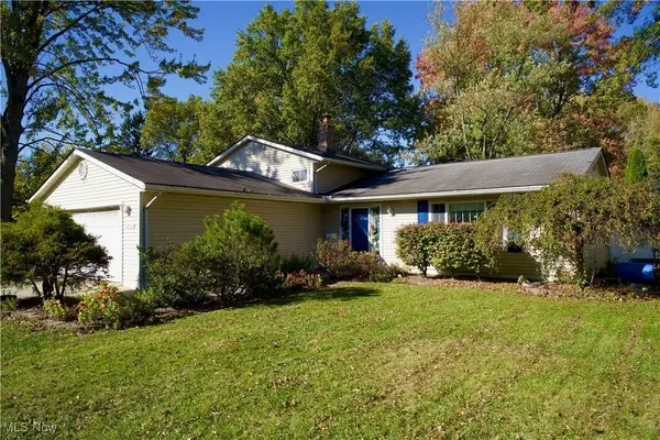 28130 Angela DR, North Olmsted, OH 44070