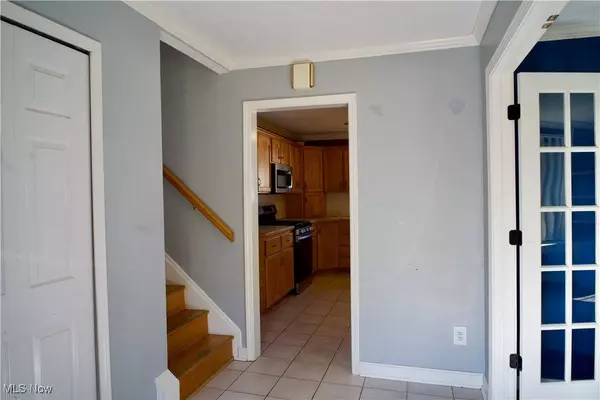 28130 Angela DR, North Olmsted, OH 44070