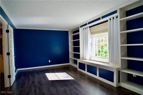 28130 Angela DR, North Olmsted, OH 44070