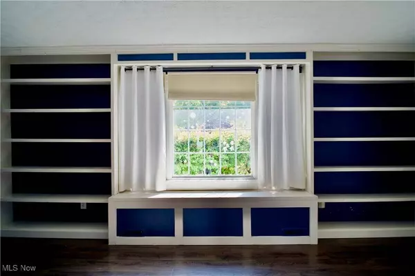 28130 Angela DR, North Olmsted, OH 44070