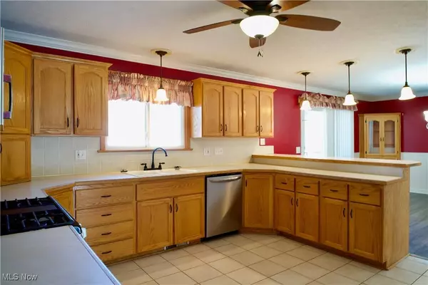 28130 Angela DR, North Olmsted, OH 44070