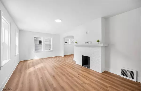 427 Kathleen ST, Akron, OH 44303