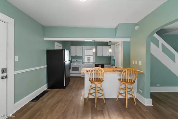 442 Matthews ST, Akron, OH 44306