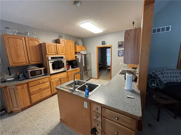 3115 Lovers LN, Ravenna, OH 44266