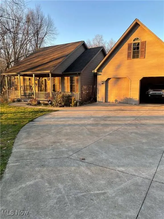 3115 Lovers LN, Ravenna, OH 44266