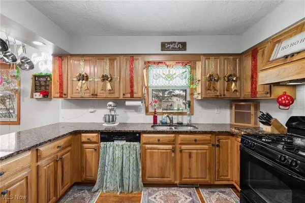 2586 Taylor ST, Wooster, OH 44691