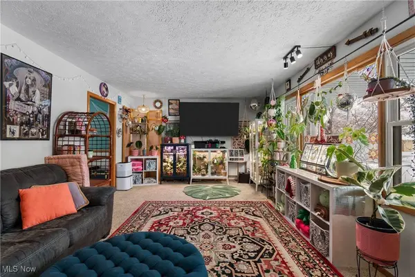 2586 Taylor ST, Wooster, OH 44691