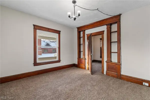 301 E Voris ST, Akron, OH 44311